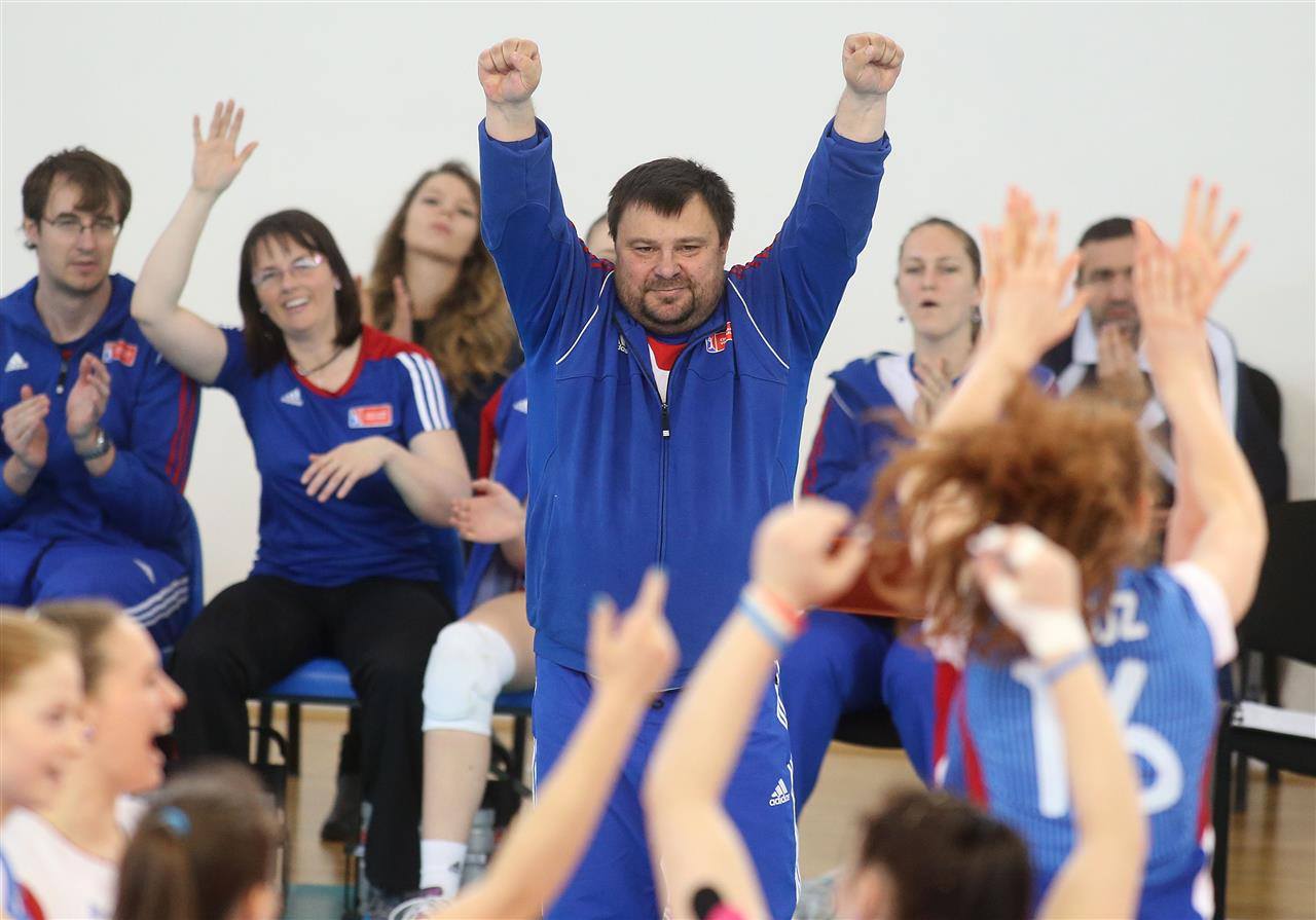 Trenér českého reprezentačního výběru juniorek Aleš Novák Trenér českého reprezentačního výběru juniorek Aleš Novák