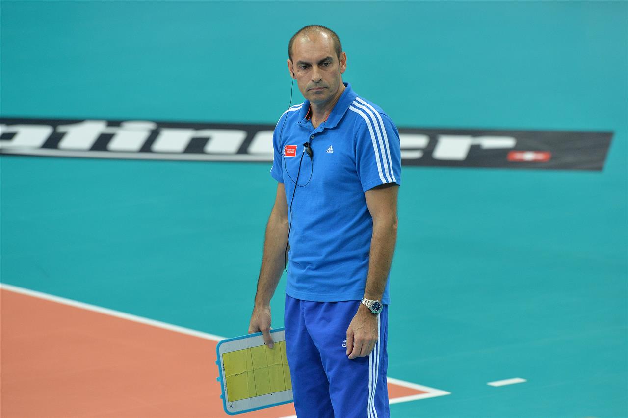 Trenér českého týmu Carlo Parisi logo