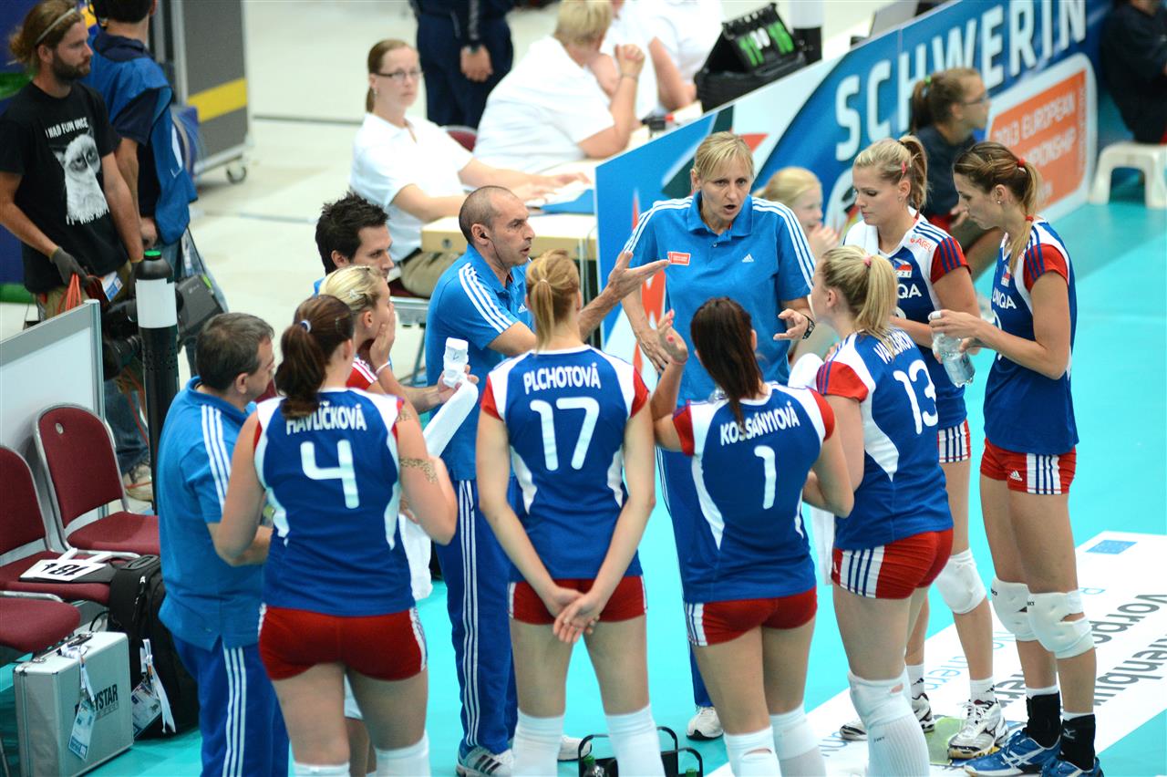 Time-out trenéra České republiky Carla Parisiho logo